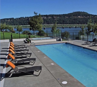 Poolside Yoga @Best Western Plus Hood River Inn